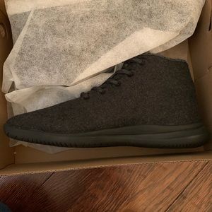 Men’s Allbirds Runner-Up Mizzle in black.